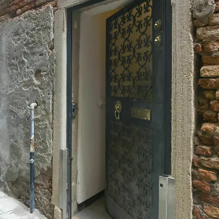 Romantic Malvasia Apartment