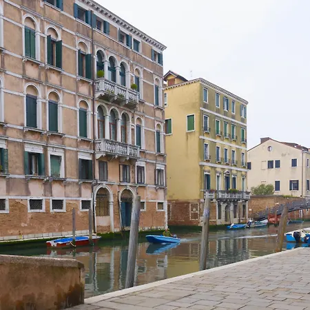 Apartment Romantic Malvasia Venice